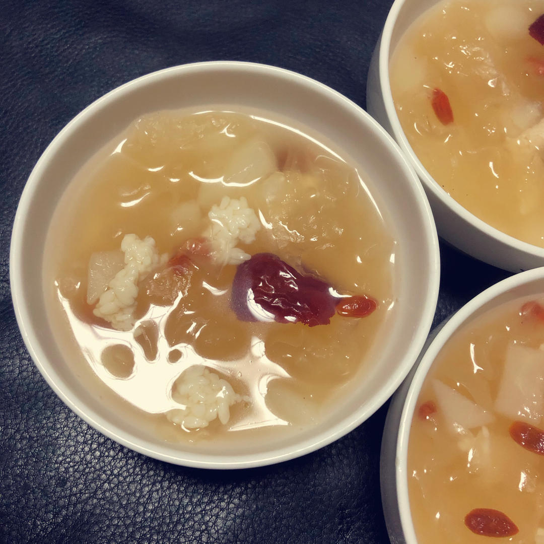 十五秒快速出胶的银耳汤