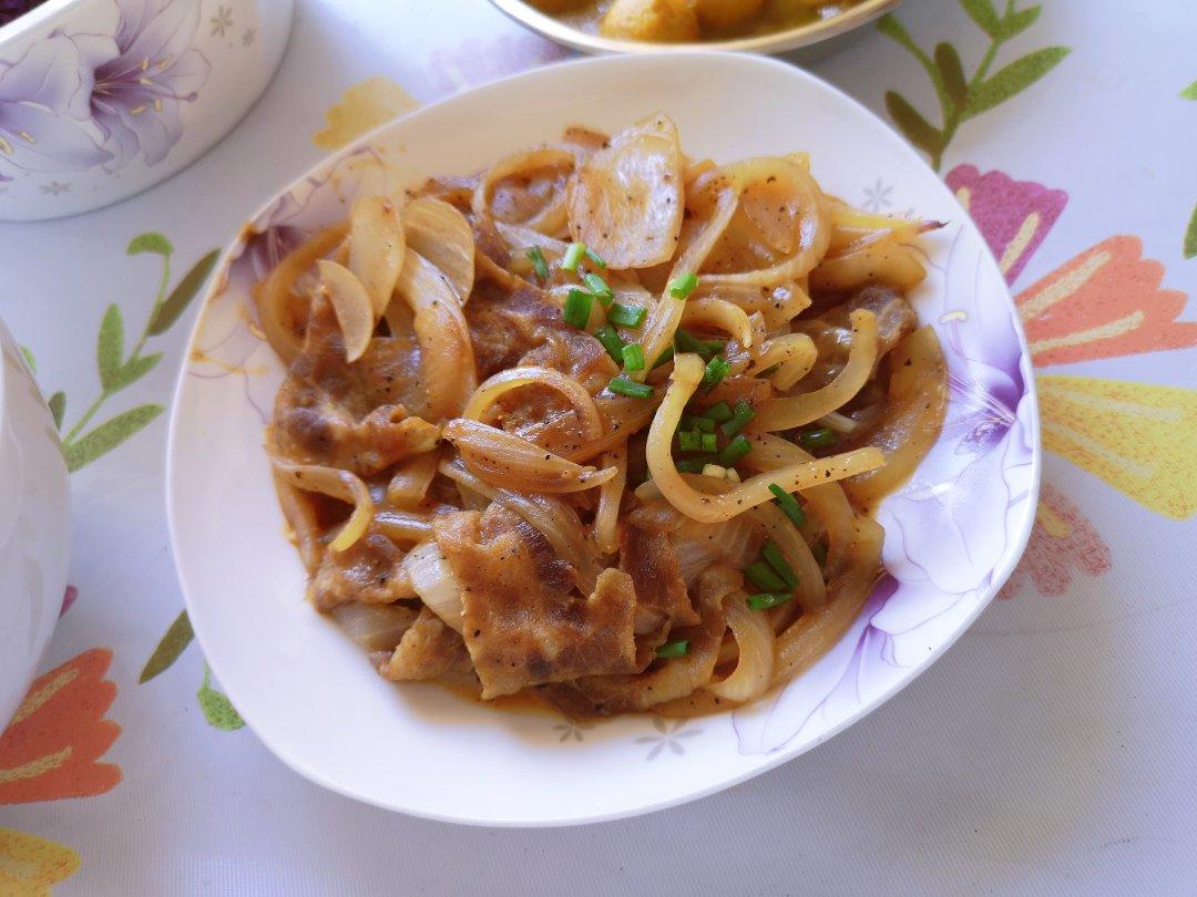 好吃到舔盘的秘制洋葱炒肥牛卷！拌饭巨香