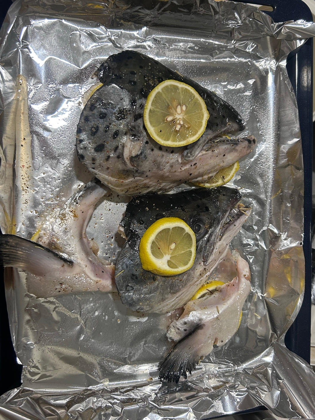 不输日料店的烤三文鱼头