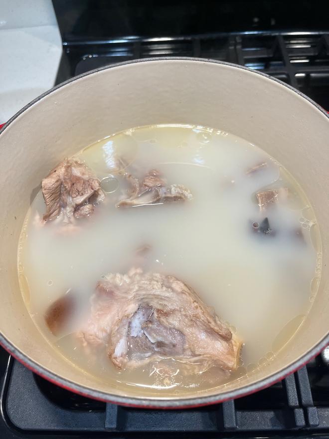 零厨艺 简单家常 营养健康 筒骨汤 (大骨汤/猪骨头汤）的做法