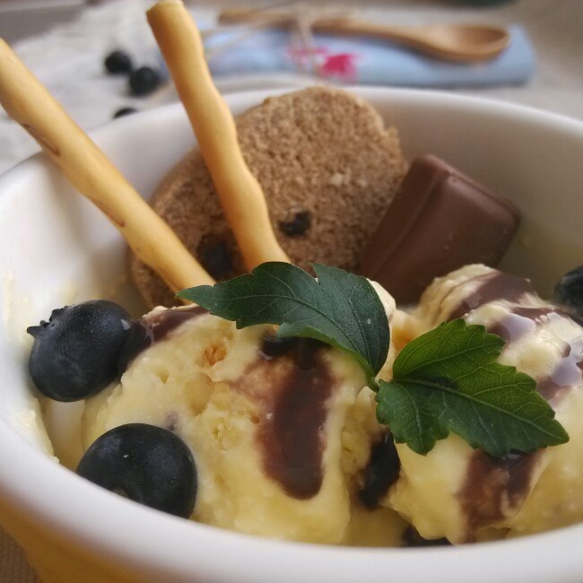 白色意式香草冰淇淋