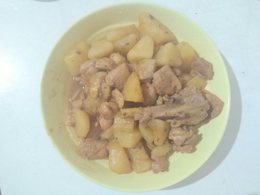 土豆焖鸡腿