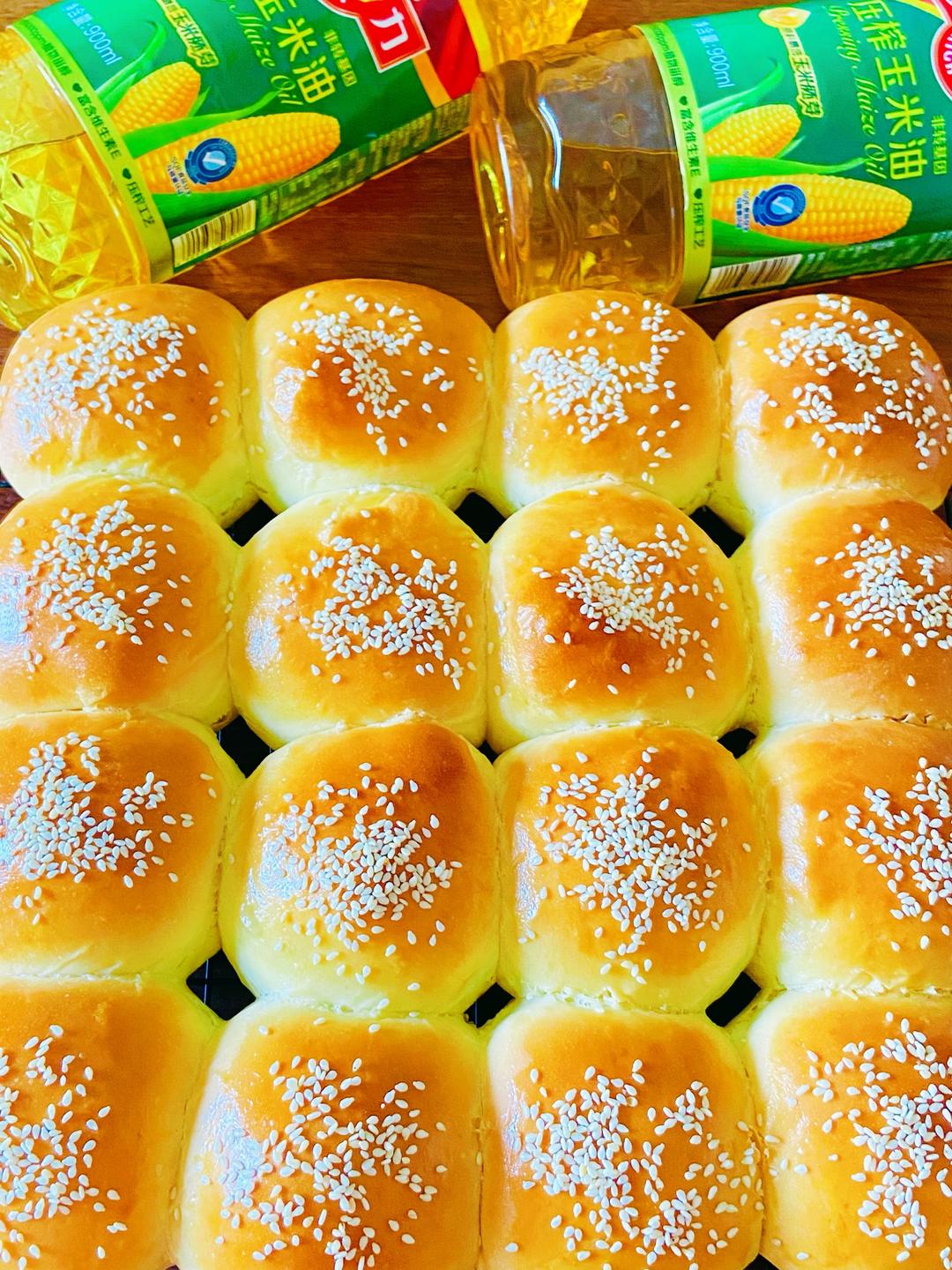 多力玉米油—柔软香甜一次发酵小餐包的做法