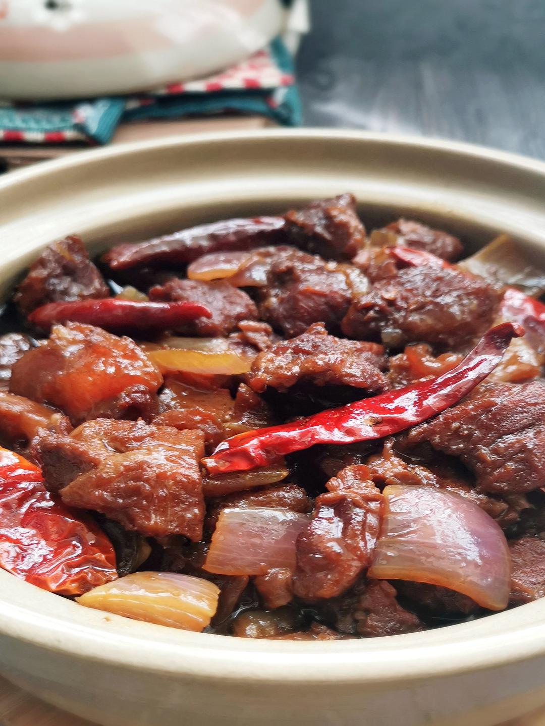 沪版甜辣口感：小米椒炖牛肉/牛腩