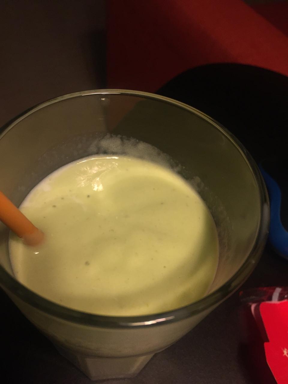 牛油果香蕉奶昔