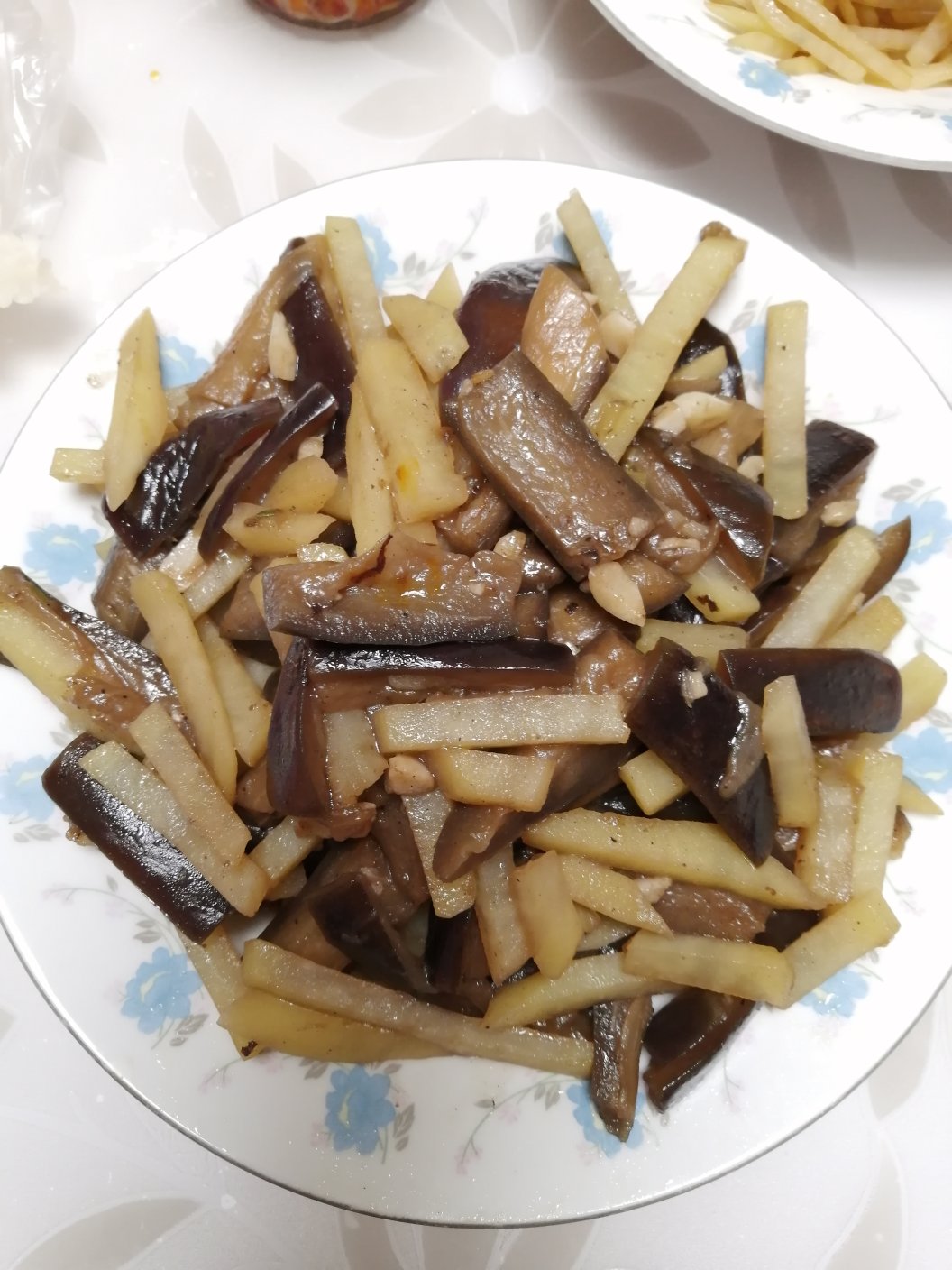 红烧茄子烧土豆（好吃少油）