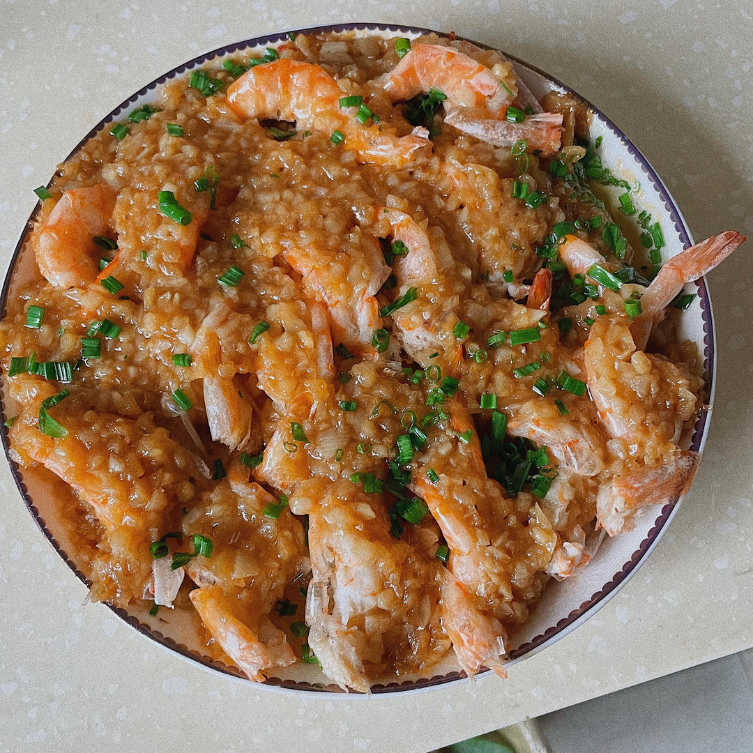 厨师长教你：“蒜蓉粉丝开背虾”的快捷做法，虾鲜味美，老少皆宜