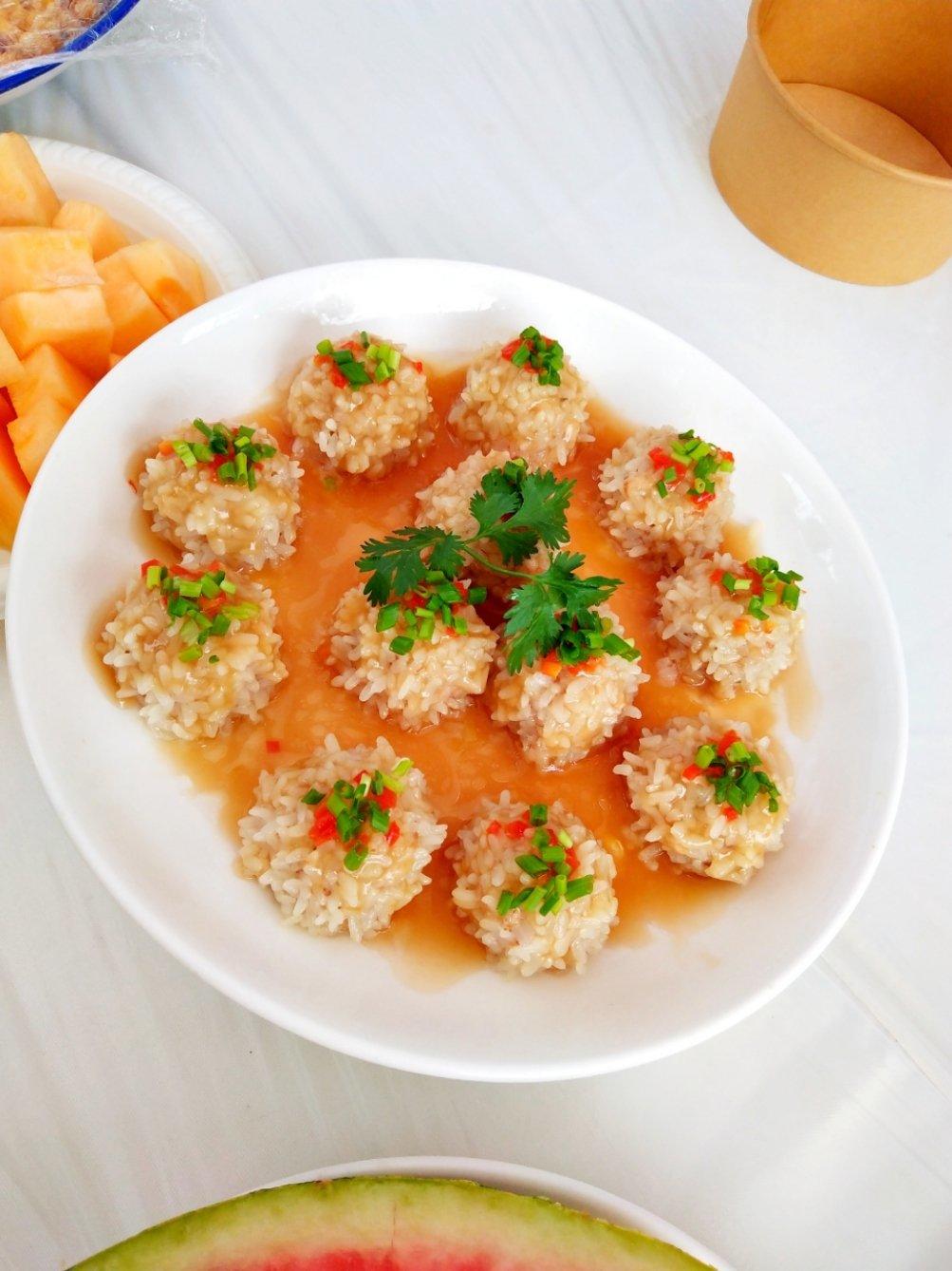 蒸糯米肉丸子