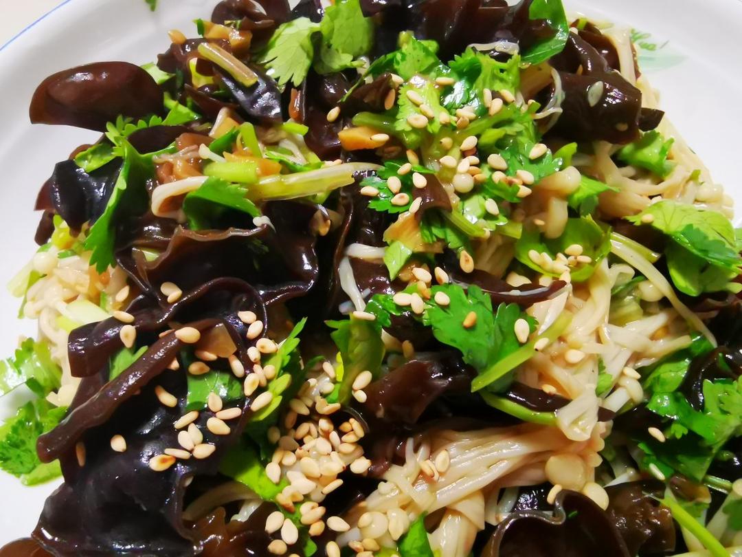 金针菇凉拌木耳