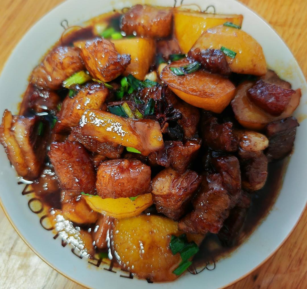 红烧肉炖土豆（好吃不油腻）必须收藏