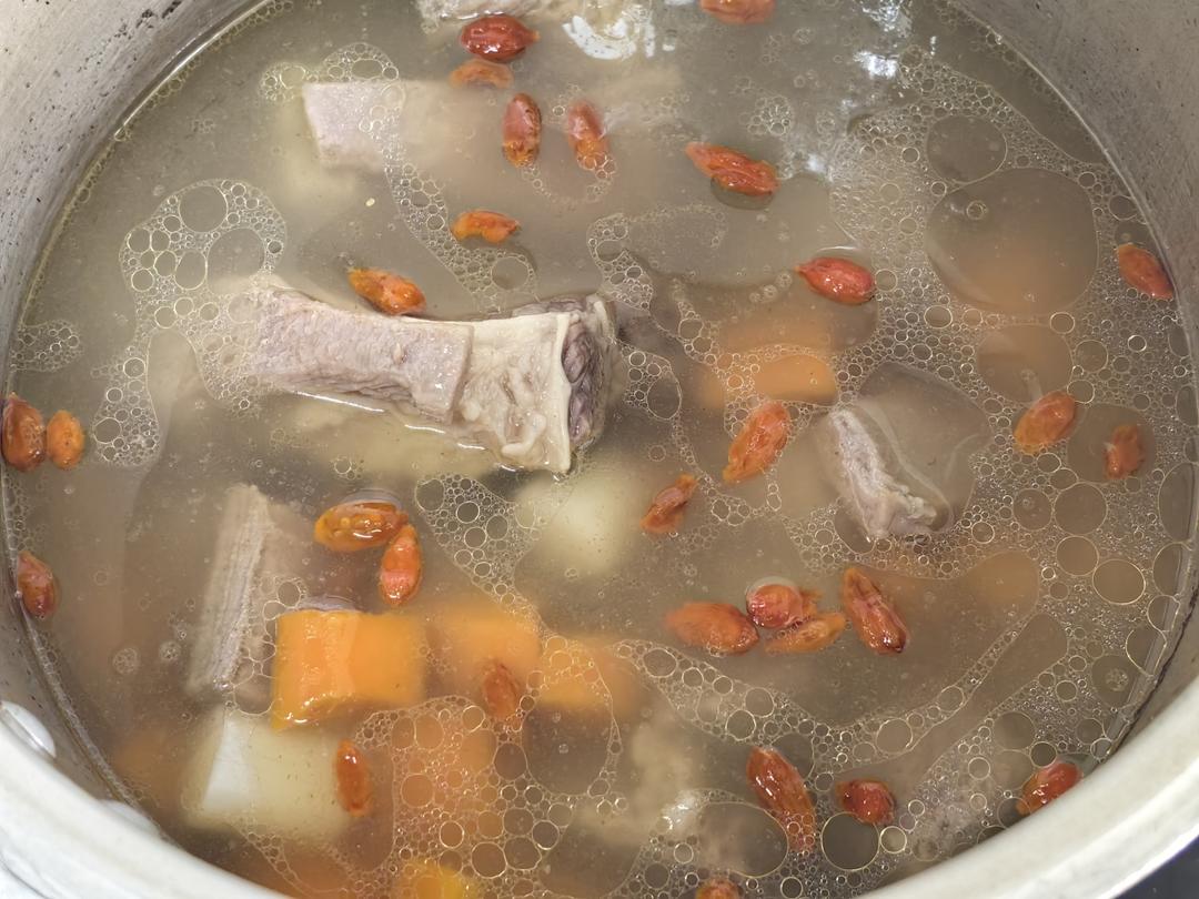 山药胡萝卜牛排骨汤
