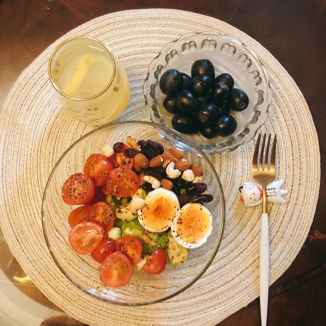 早餐之牛油果鸡蛋沙拉