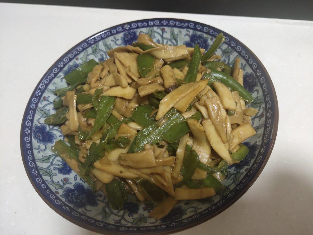 青椒素炒杏鲍菇