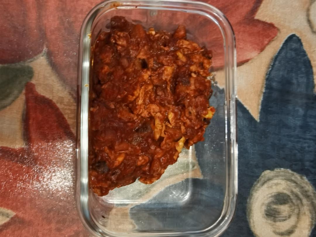 这是一碗简易、无肉、多用途的炸酱