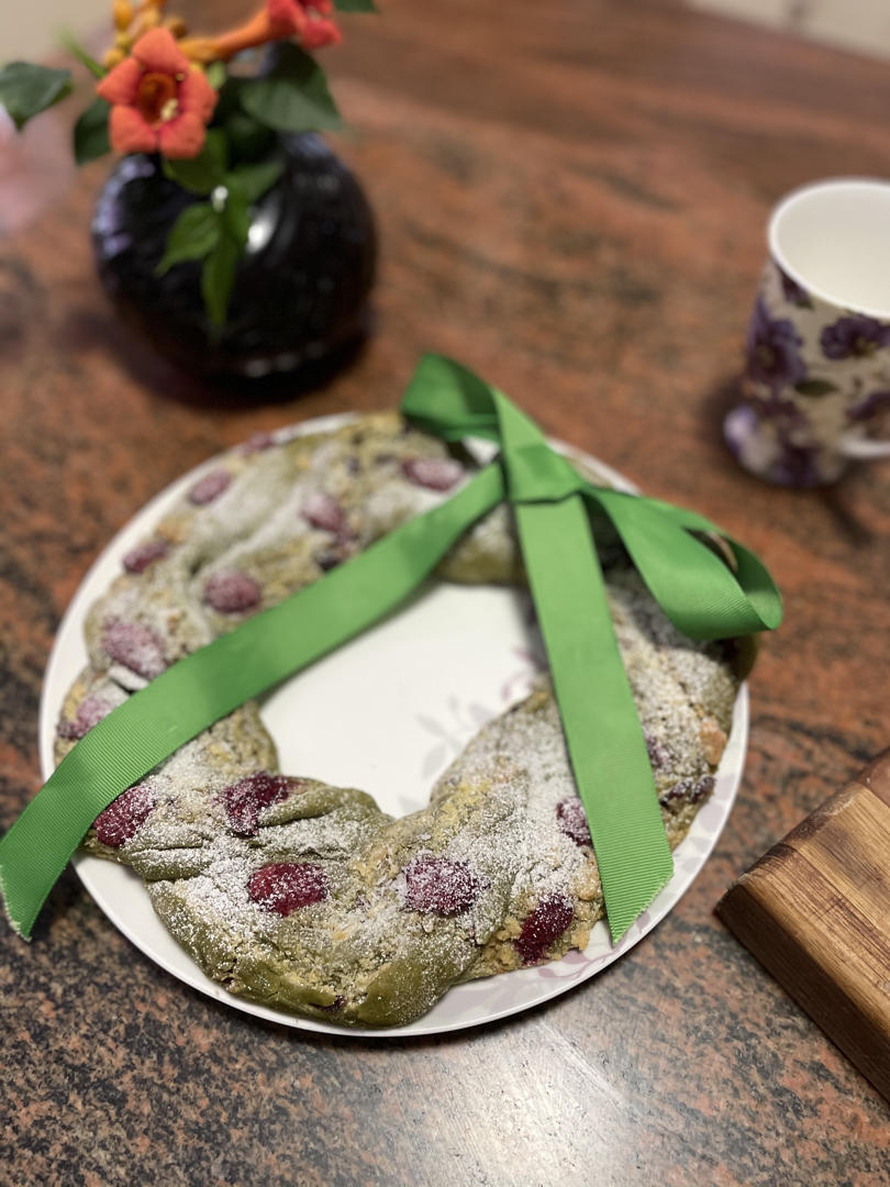 抹茶蔓越莓花环面包
