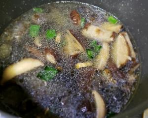 香菇海参汤的做法 步骤8
