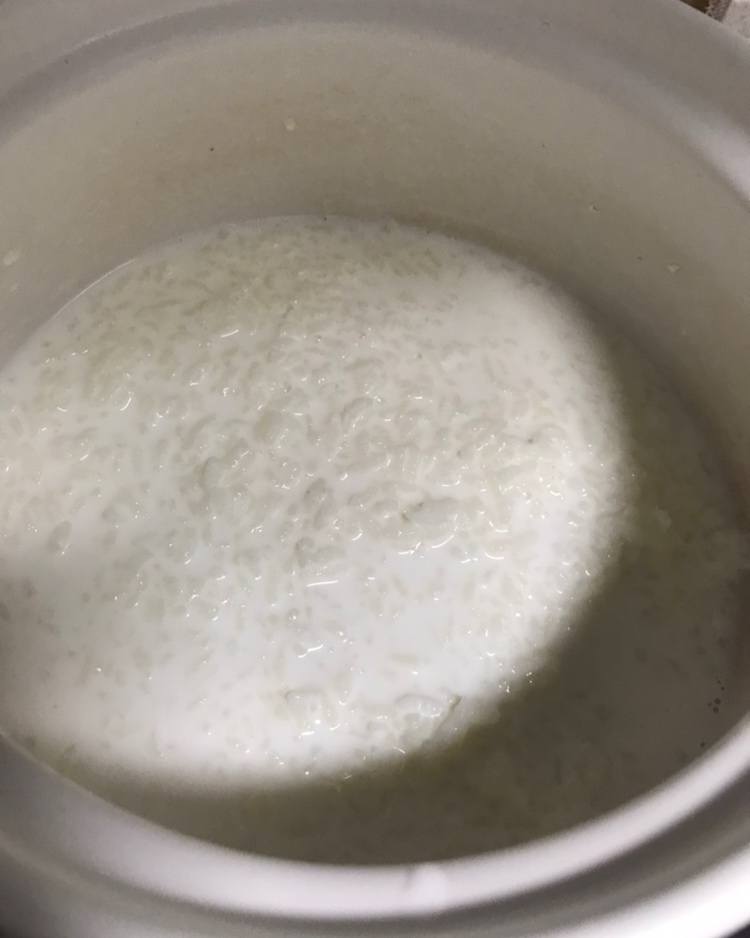 牛奶大米粥