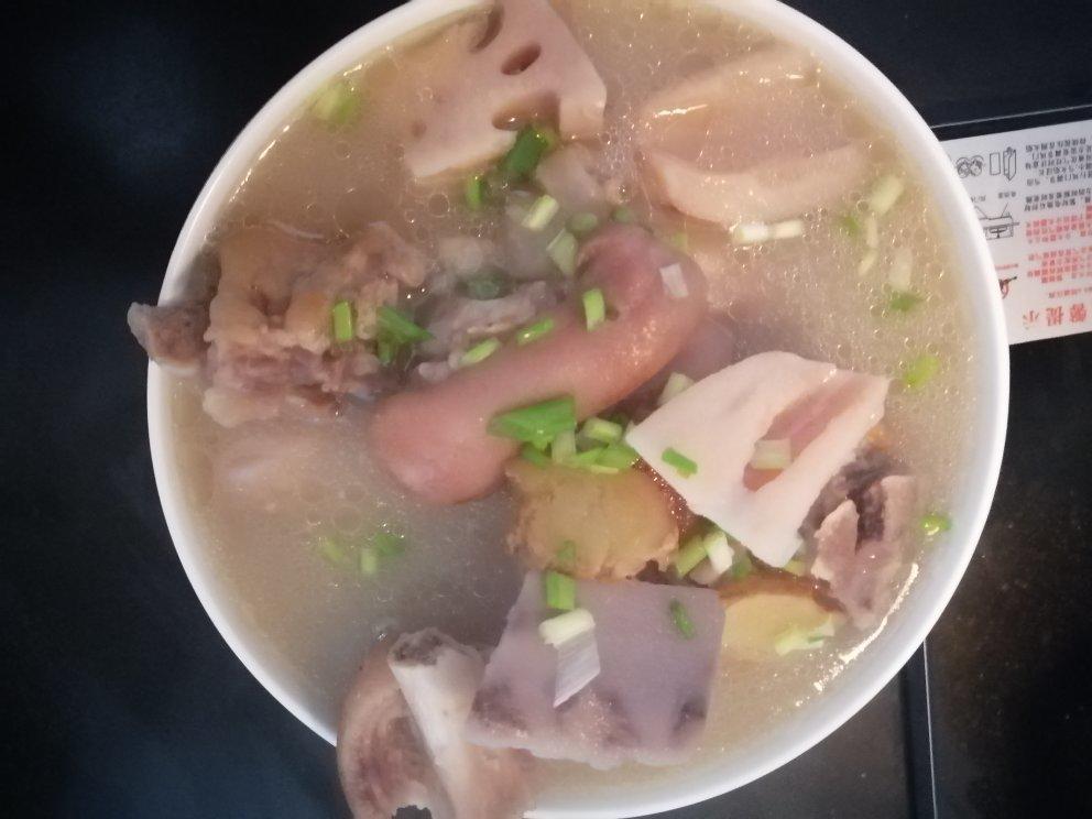 莲藕炖猪蹄