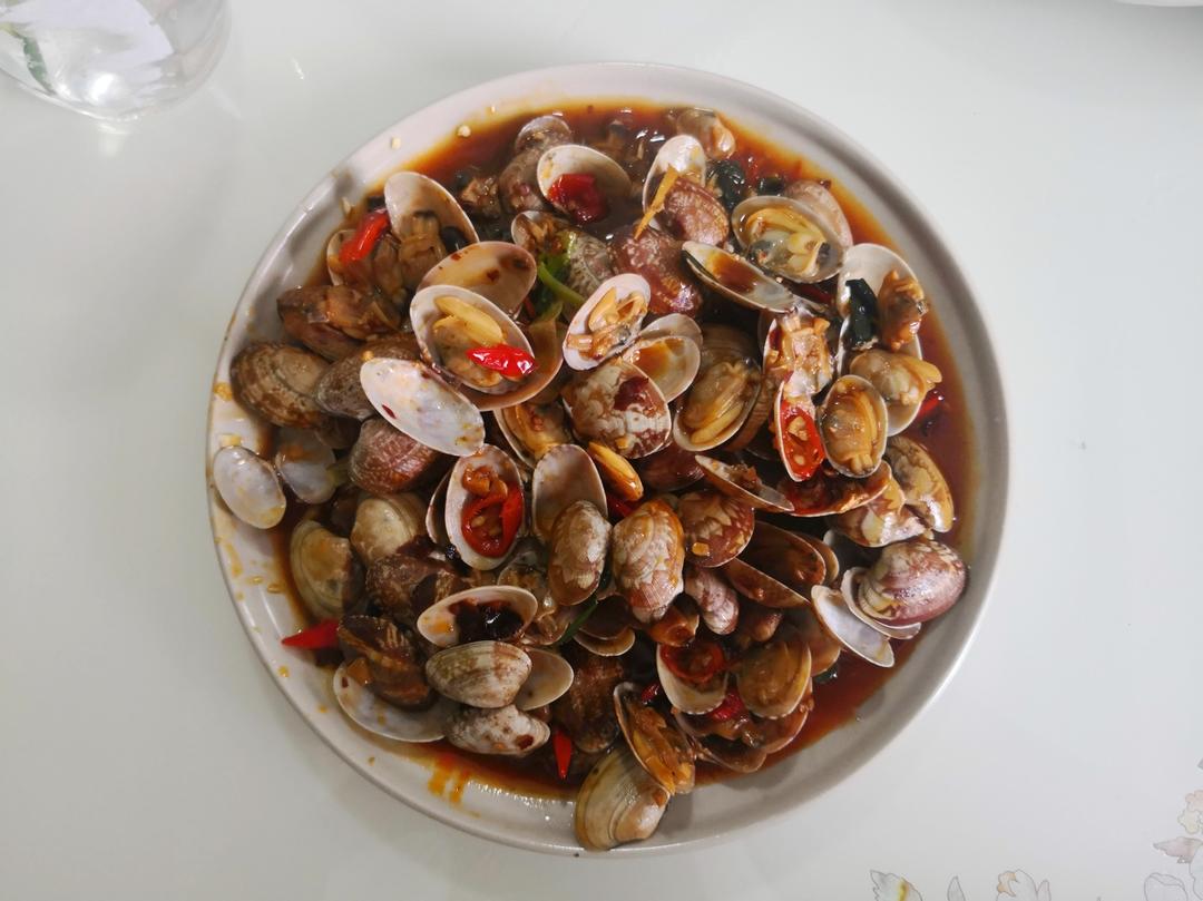 【老干妈炒花蛤】