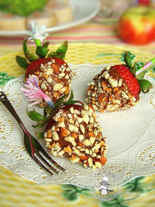 草莓巧克力棒棒糖的做法