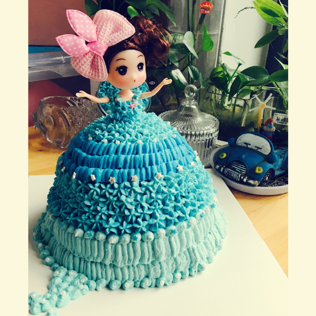 梦幻时尚的芭比蛋糕