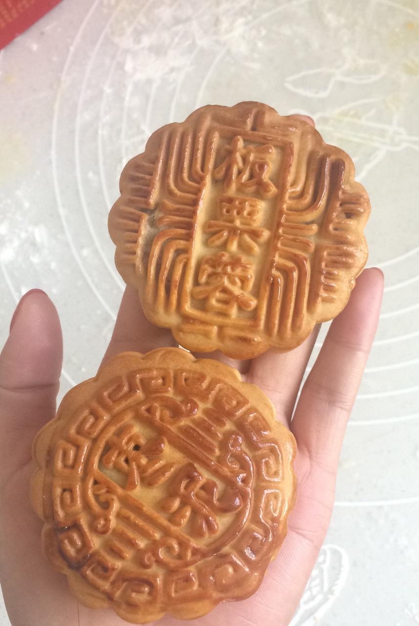 广式月饼——蛋黄莲蓉月饼