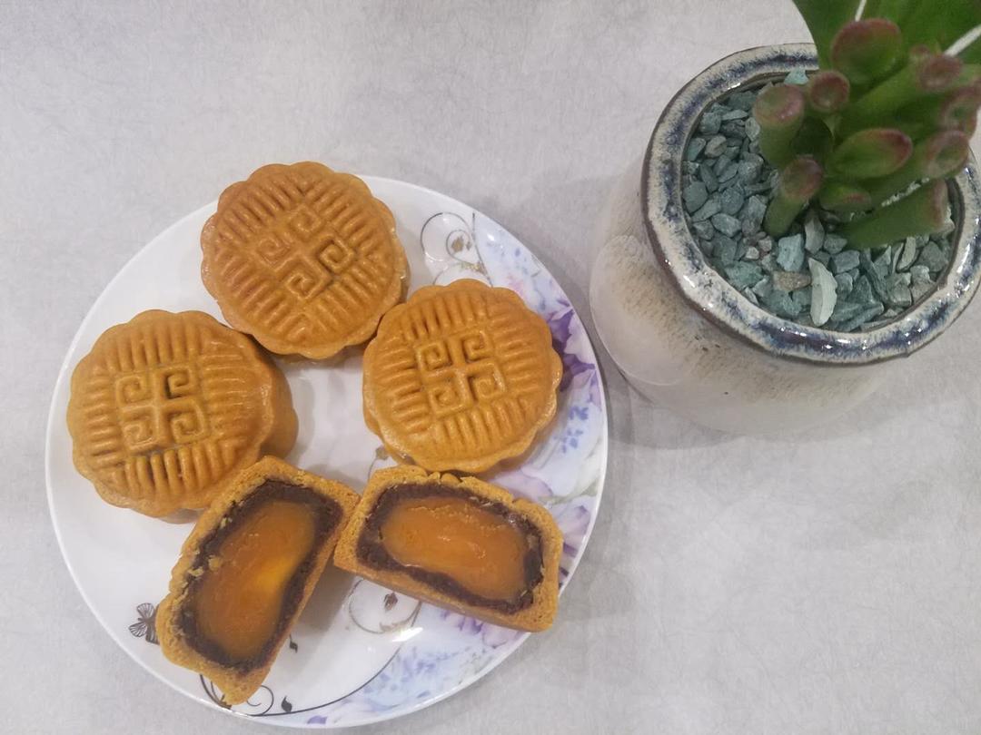 广式月饼—蛋黄莲蓉月饼