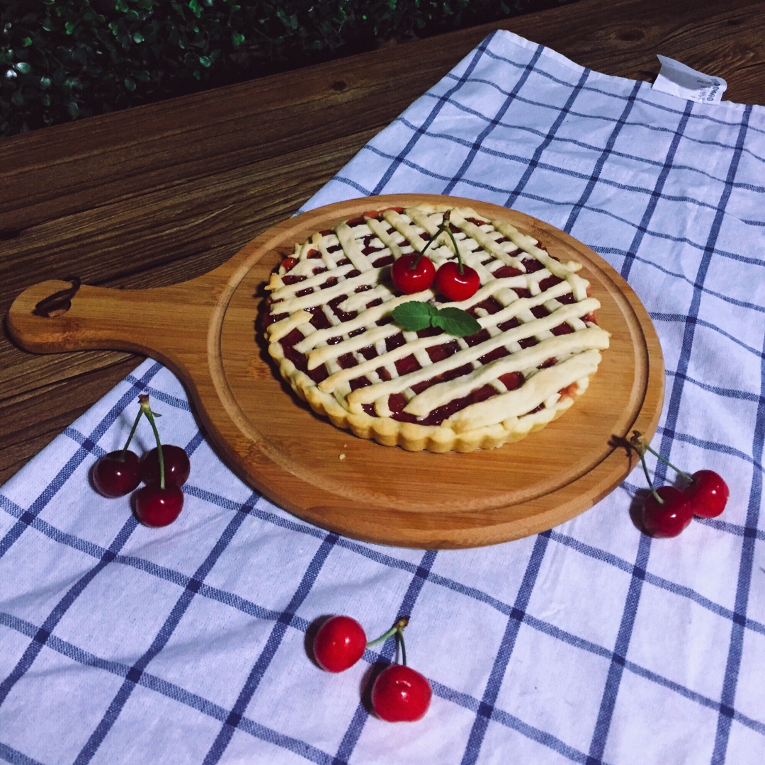 香甜樱桃派