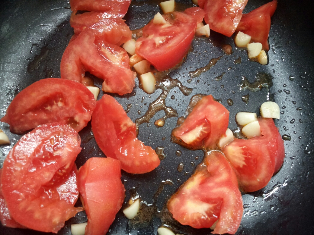 酸酸的番茄豆角的做法 步骤4
