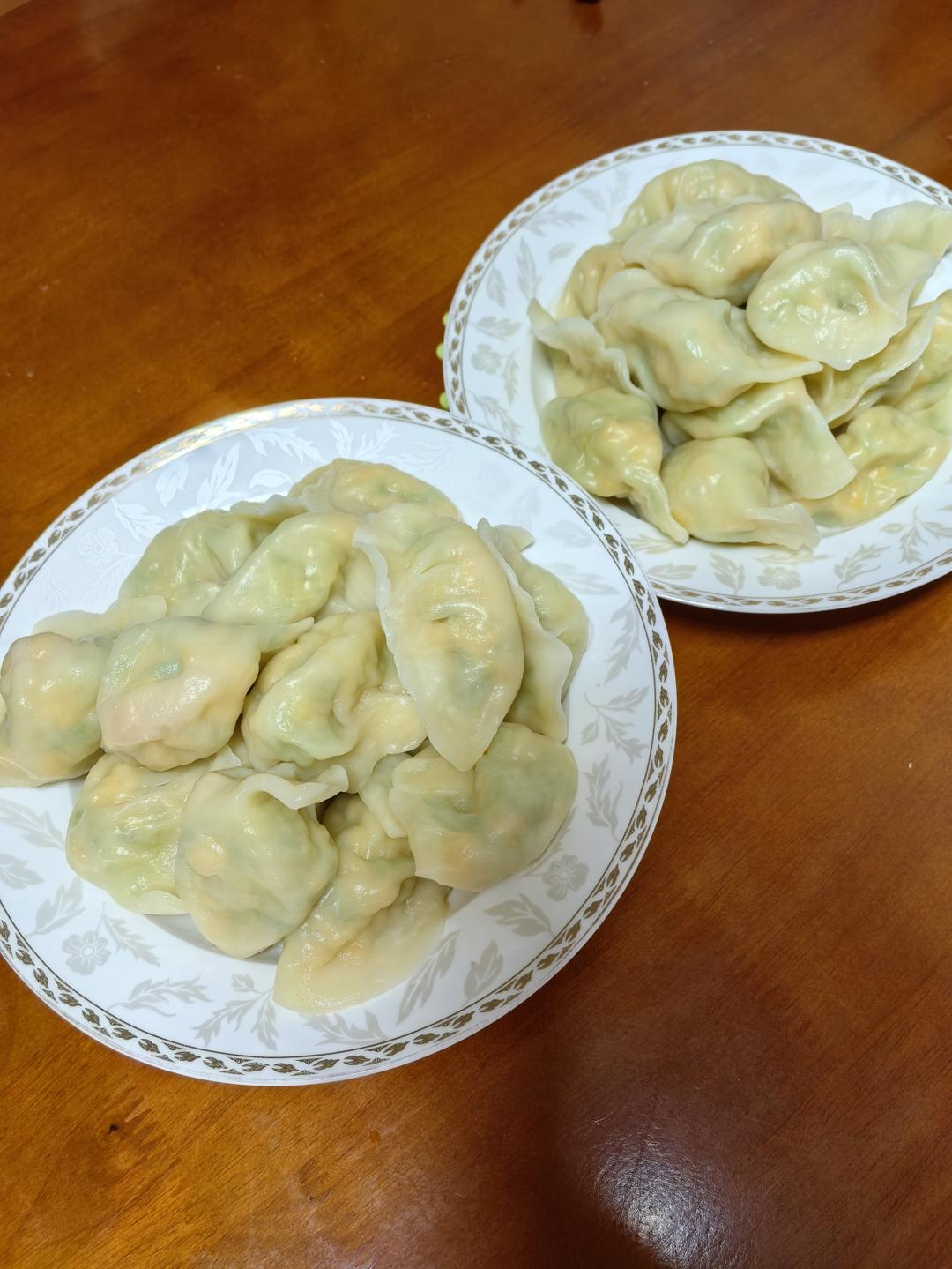 西葫芦虾仁馅饺子（鲜嫩多汁，口口生香）