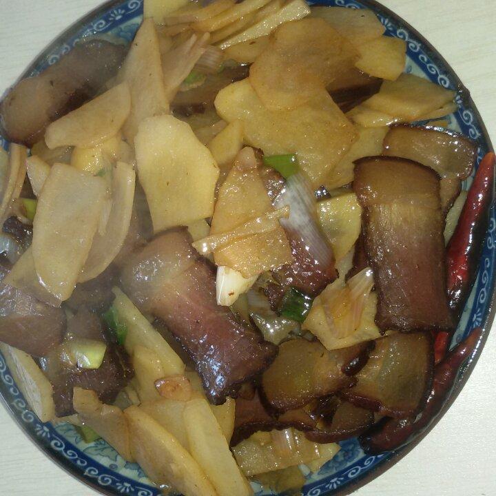 腊肉土豆片