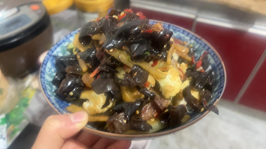 超下饭的木耳炒肉