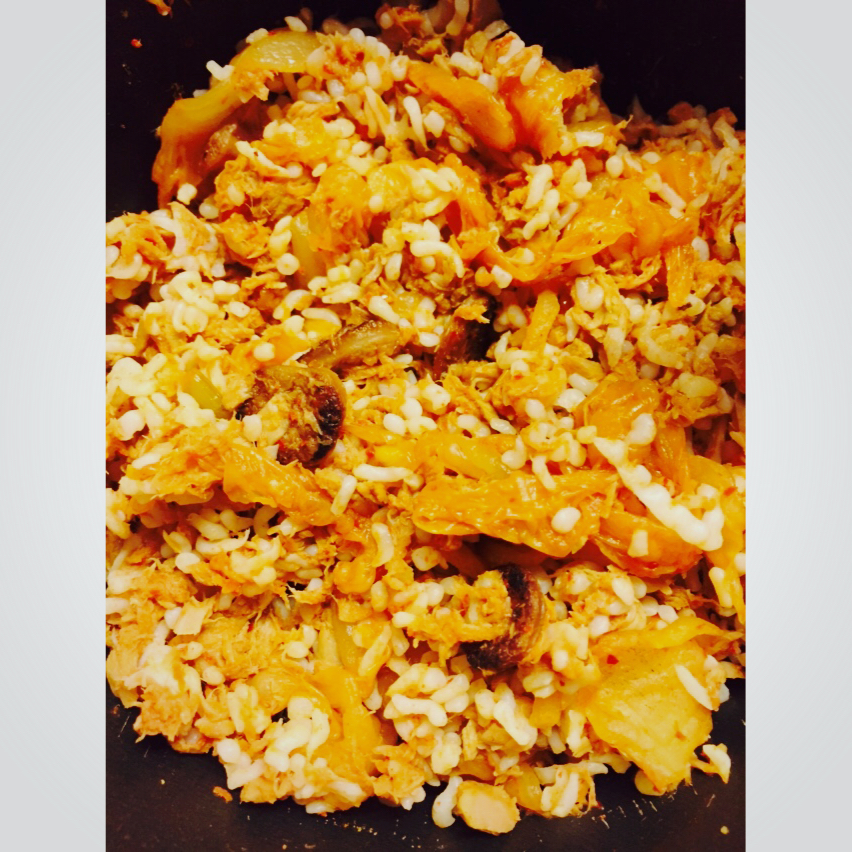 泡菜吞拿鱼（金枪鱼）炒饭—冬天就该来一碗红红火火的炒饭