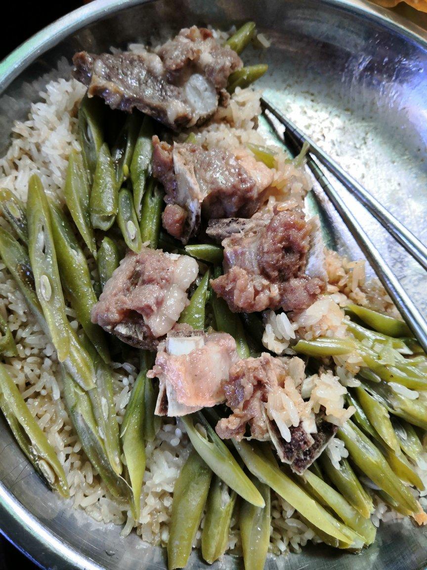 馋哭隔壁小孩排骨糯米饭