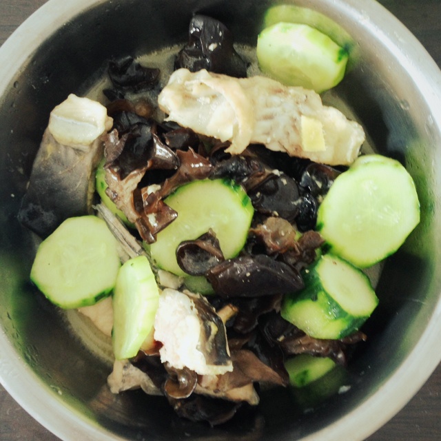 黑木耳黄瓜炒鱼片