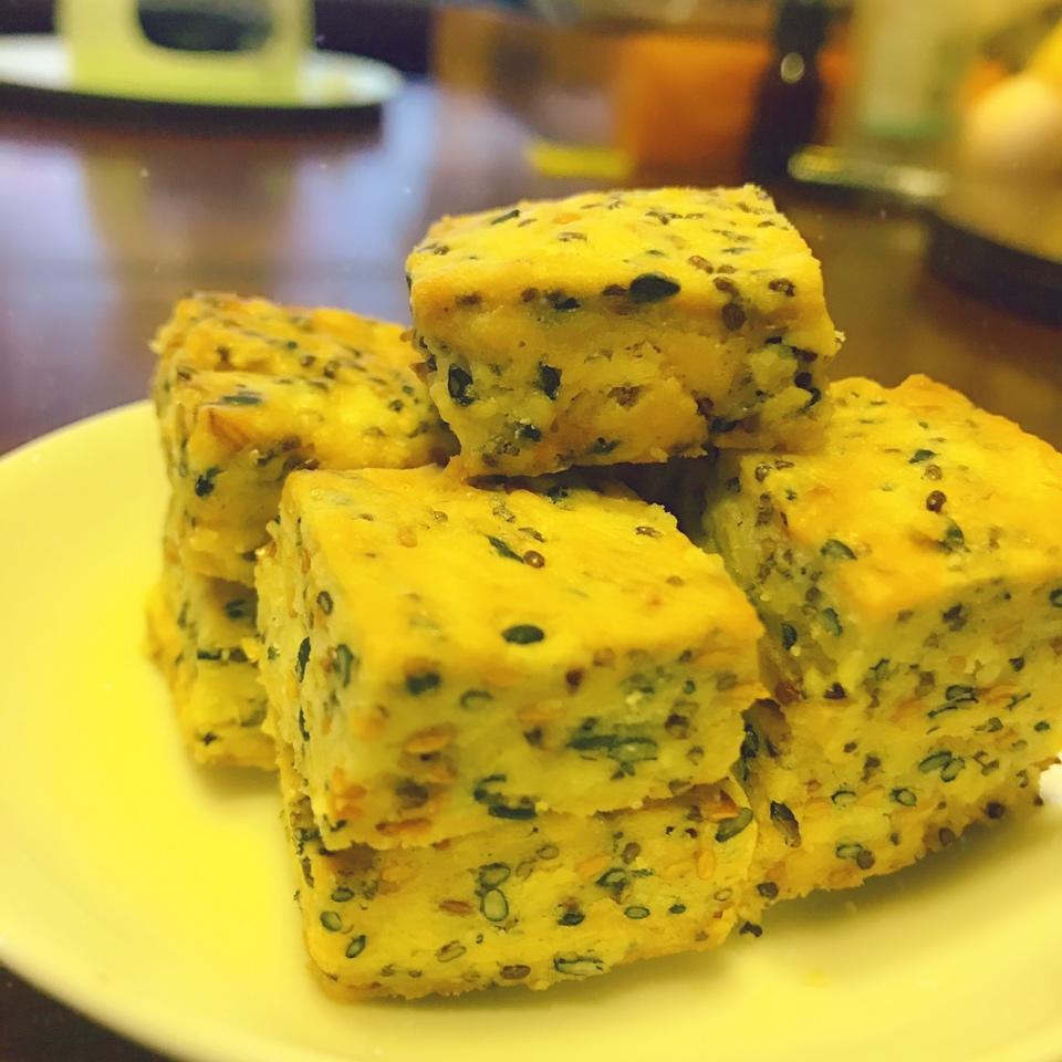 黄金亚麻籽曲奇饼干