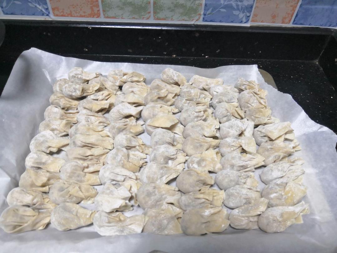 「巨好吃牛肉鲜虾馄饨」附馄饨灵魂的虾🦐油制作