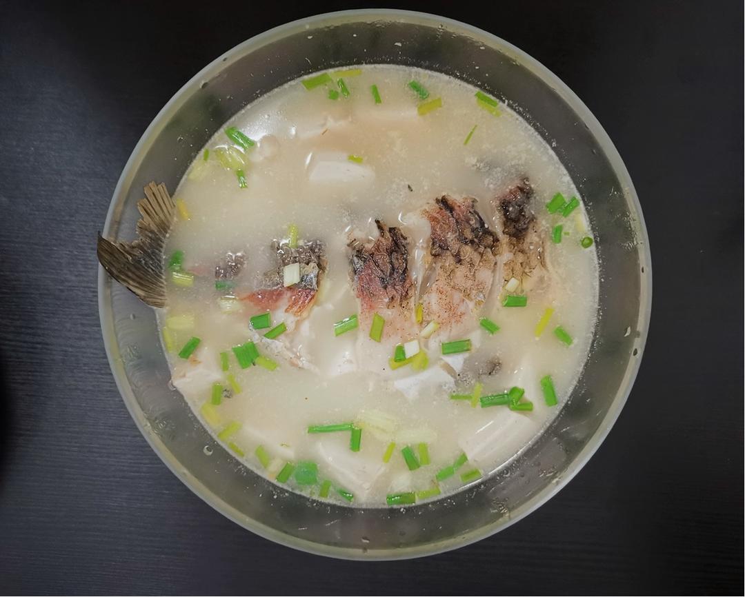 奶白鲫鱼汤