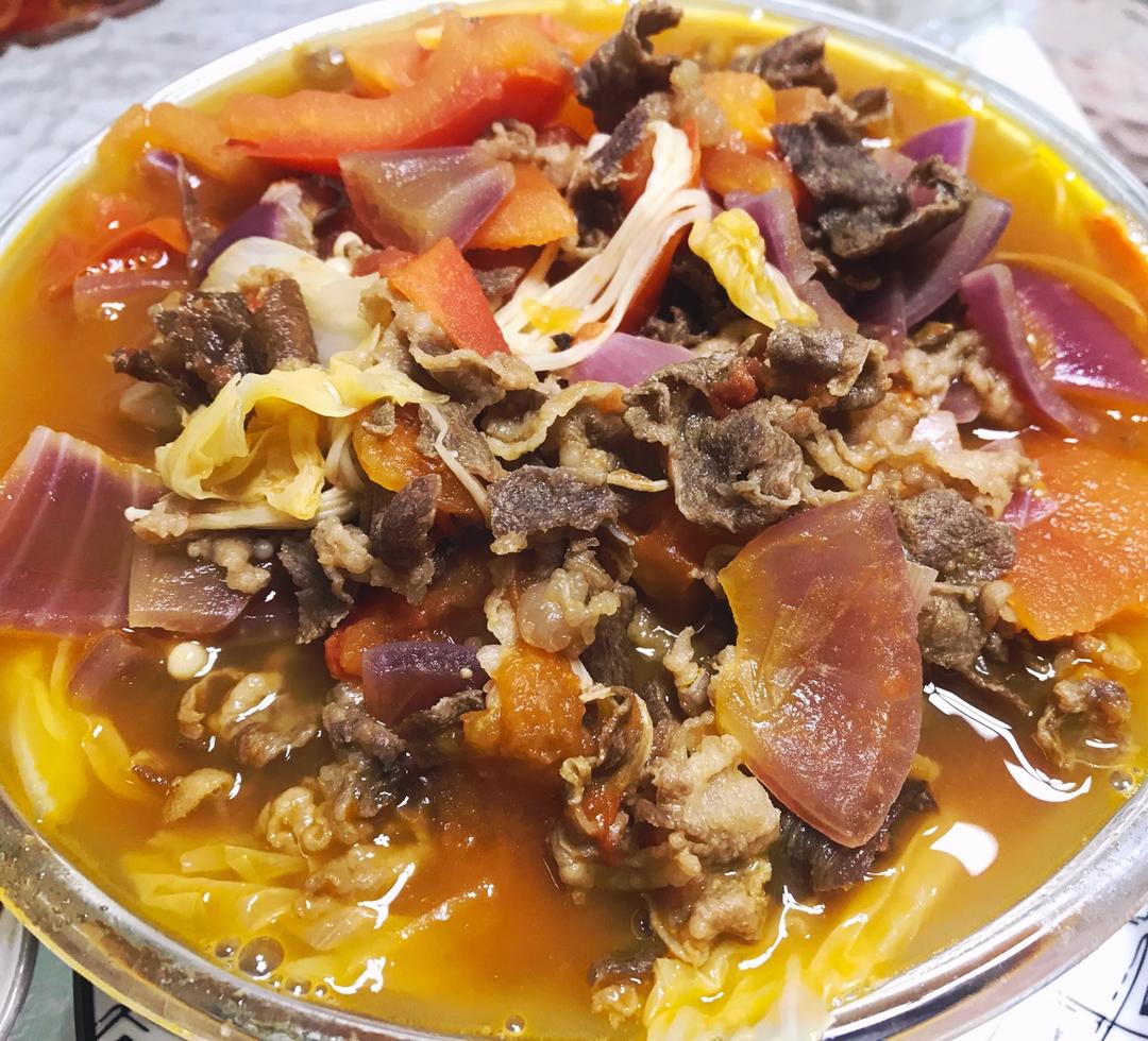 金针菇肥牛番茄锅