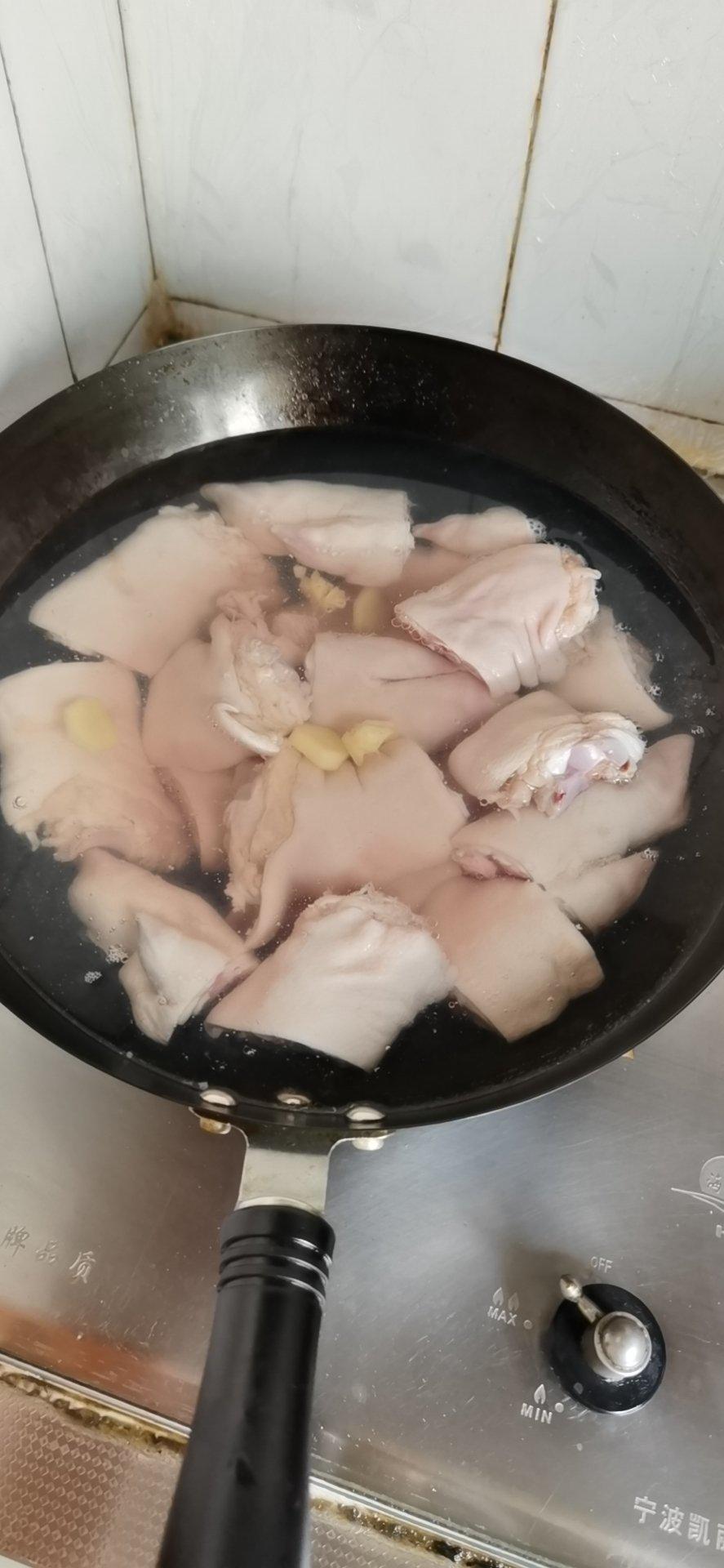流口水的黄豆炖猪蹄
