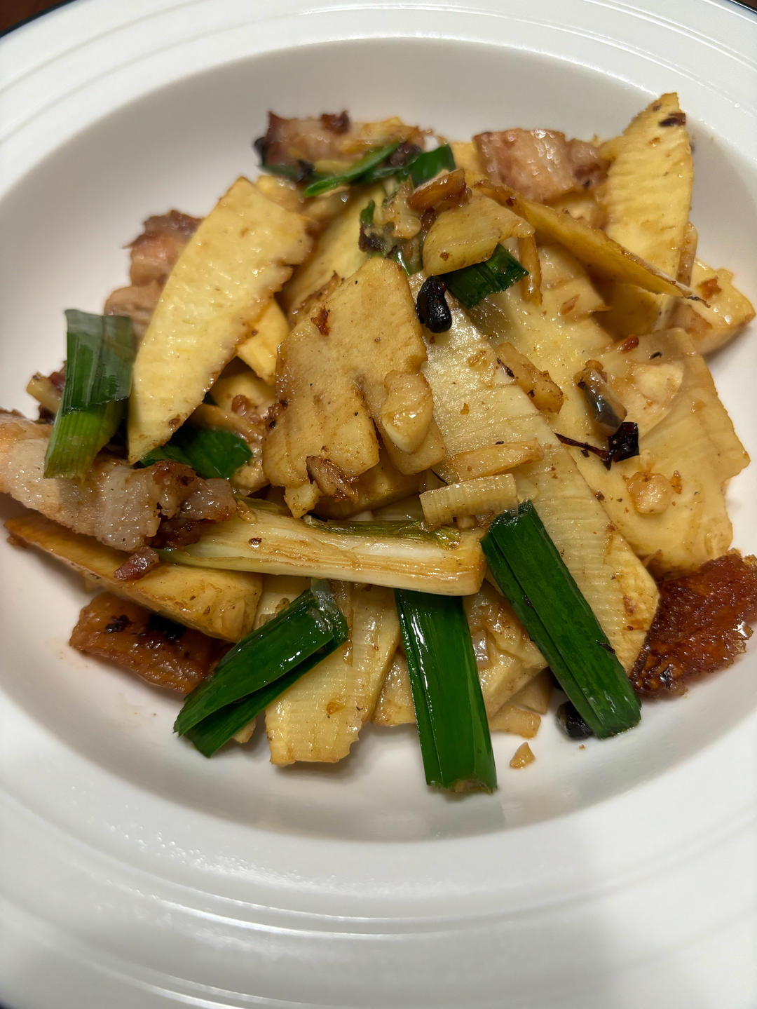 冬笋炒烧肉的做法