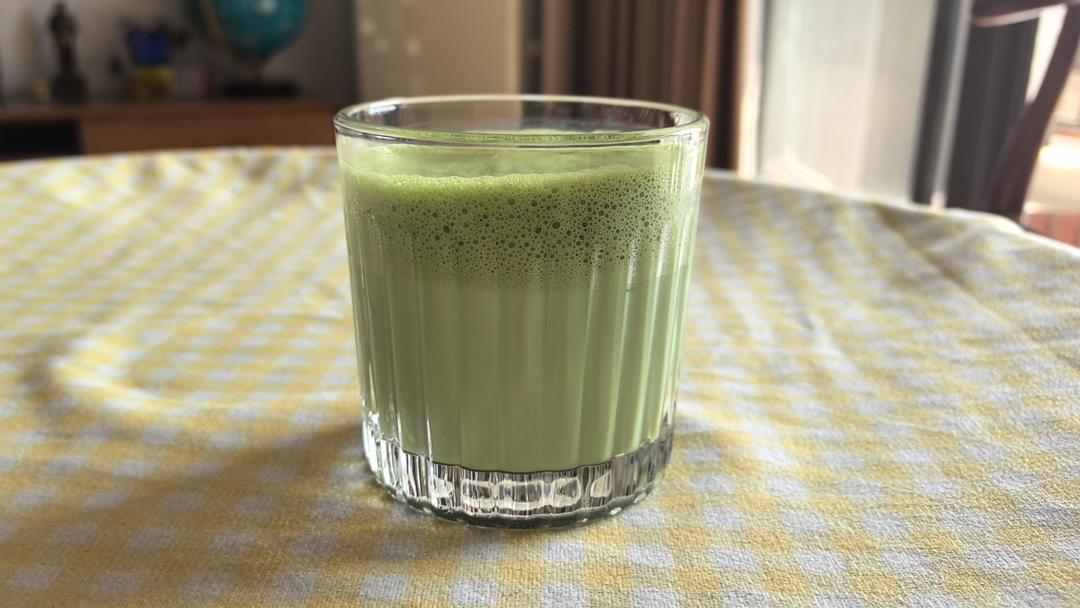 抹茶热拿铁 matcha latte