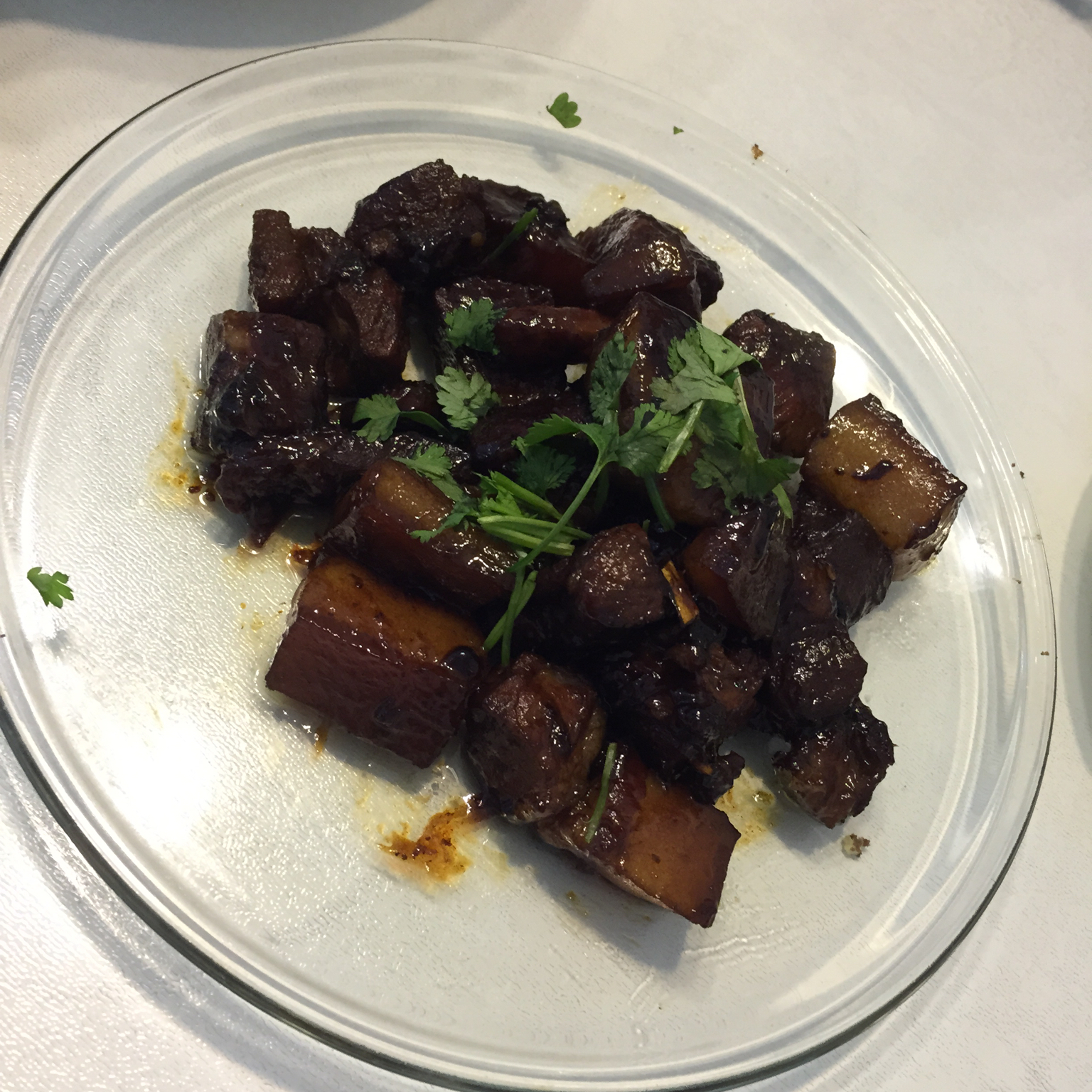 吃着碗里望着锅里的红烧肉