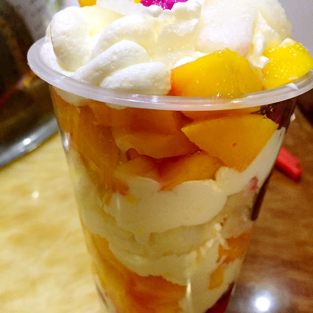 奶油水果杯（消耗淡奶油和吃货最爱）