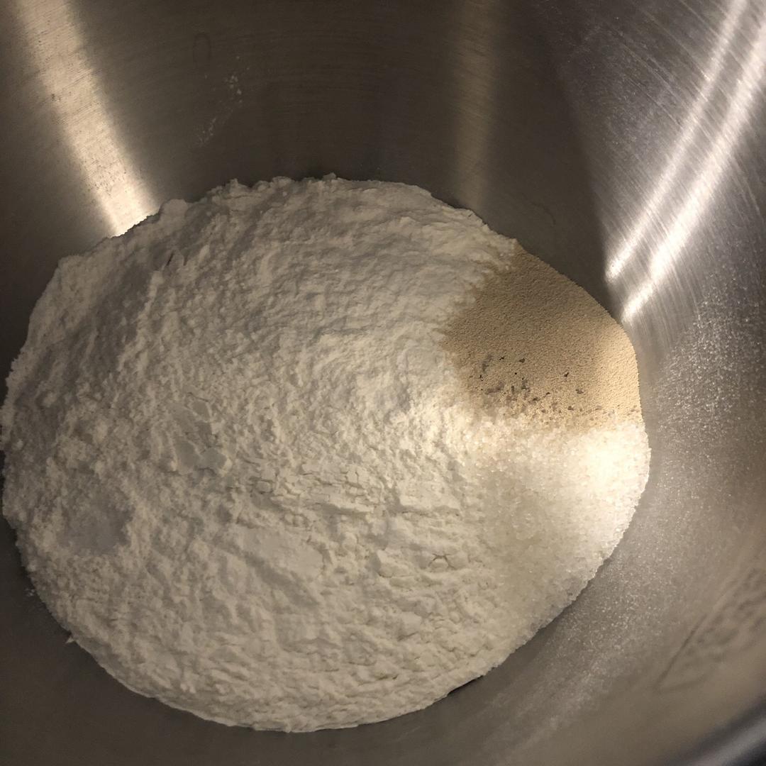 纯奶手撕吐司的做法 步骤1