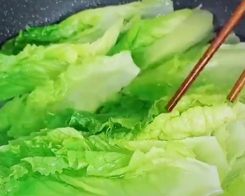 蚝油生菜的做法 步骤2