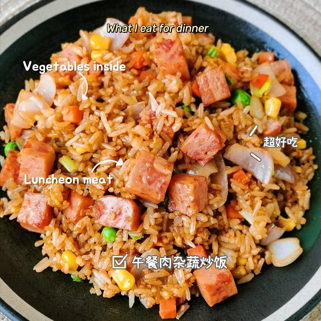 邻居抢着来我家吃土豆香肠炒饭，原来这么香！