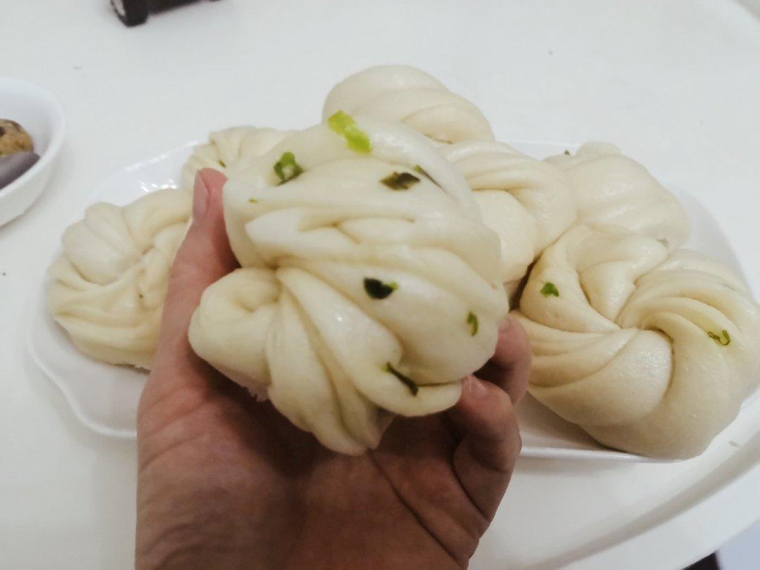 葱油花卷 Steamed Roll