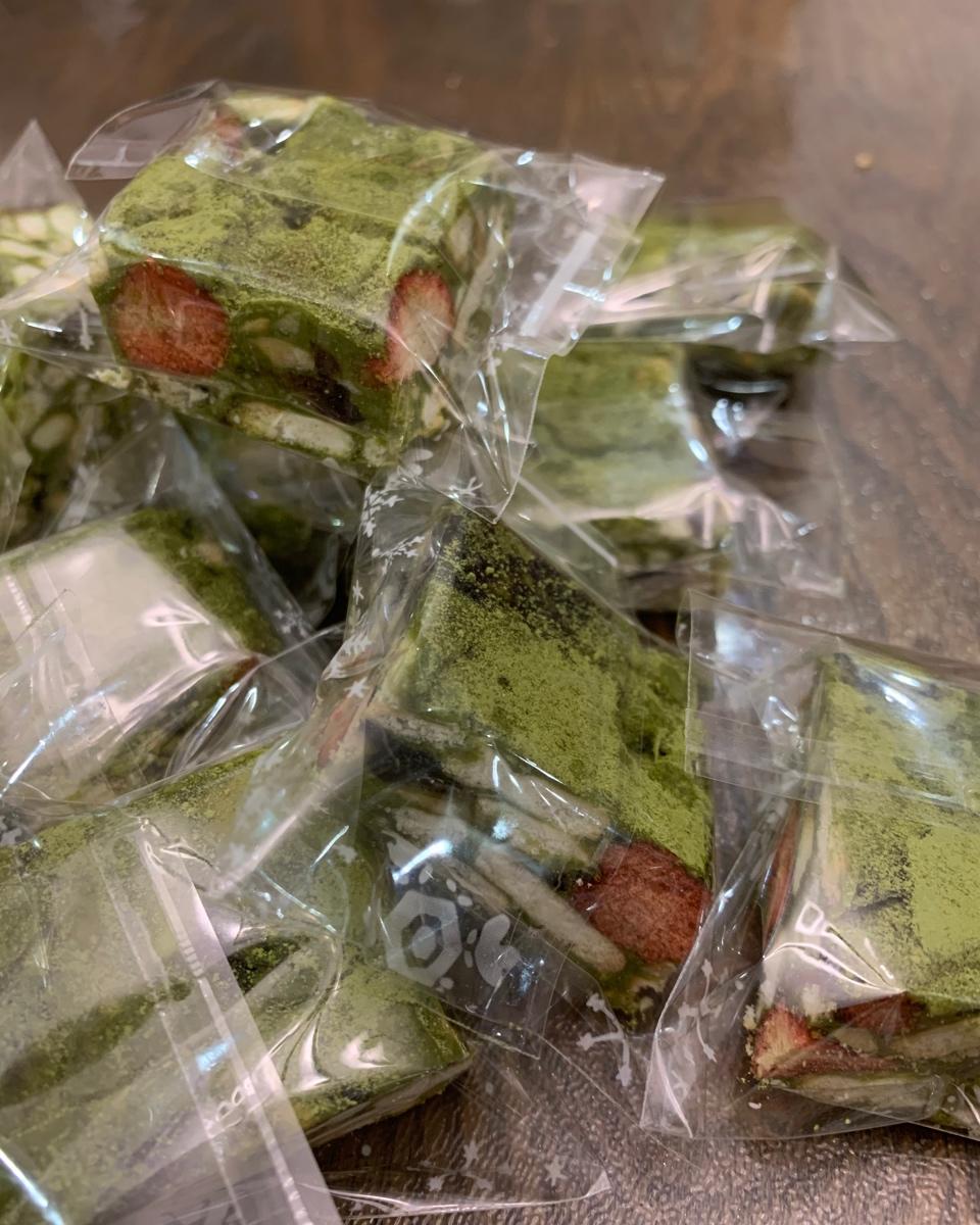 抹茶草莓雪花酥