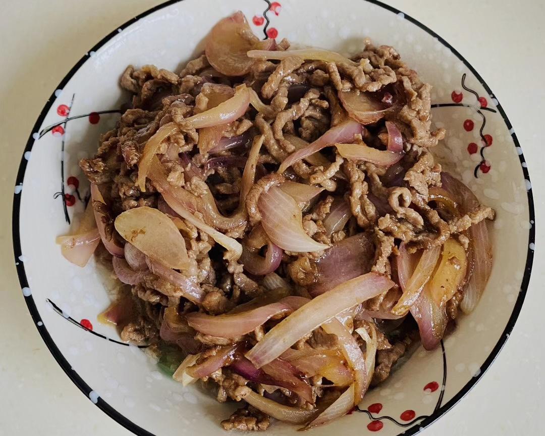 洋葱炒牛肉丝